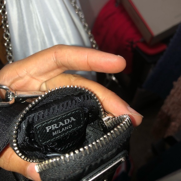 Prada bag women only worn twice 100% authentic still in very good condition - Picture 6 of 8